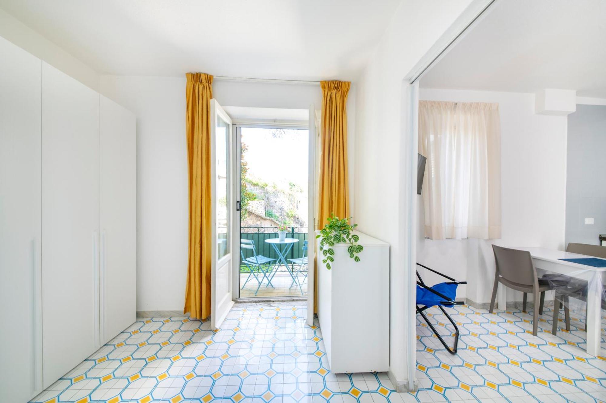 La Baia Blu - Ischia Apartment Bagian luar foto