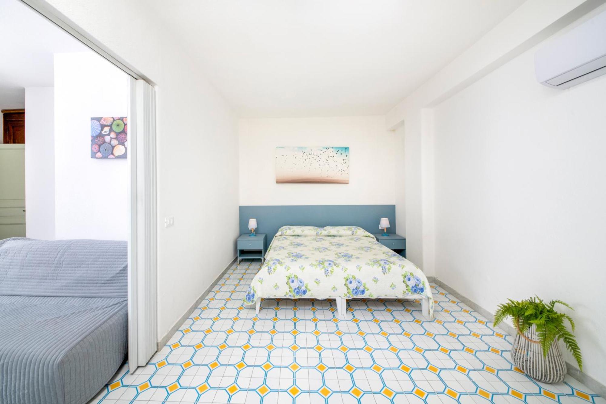 La Baia Blu - Ischia Apartment Bagian luar foto